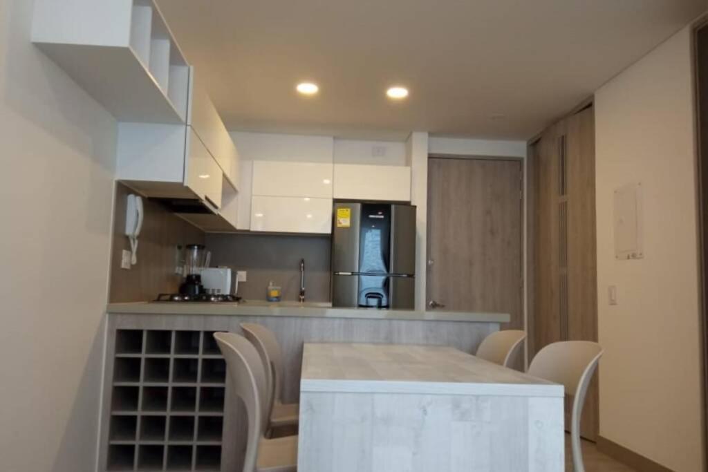 Apartaestudio Amoblado Para Estrenar Torre Barcelona - Centro * Bogotá